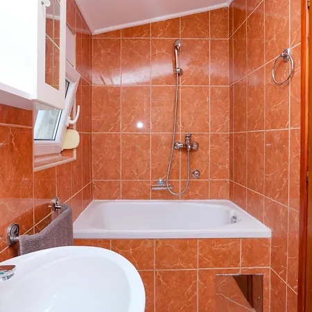 4221b Brodarica (Sibenik-Knin)