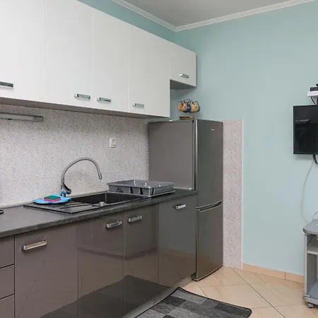 4221b * Brodarica (Sibenik-Knin)