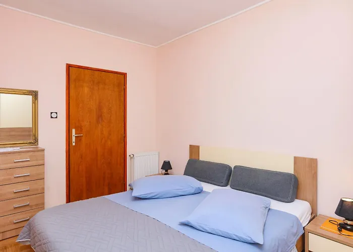 Apartman 4221b Brodarica (Sibenik-Knin)