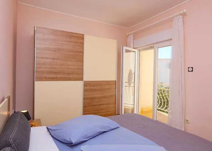 Apartman 4221b Brodarica (Sibenik-Knin)