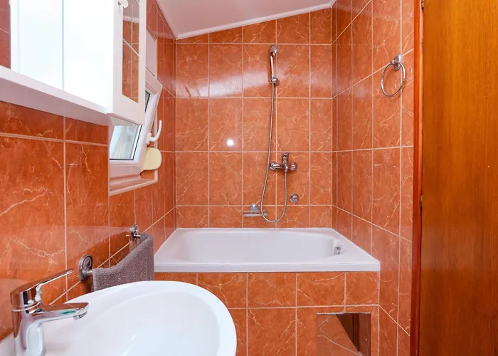 4221b Brodarica (Sibenik-Knin)